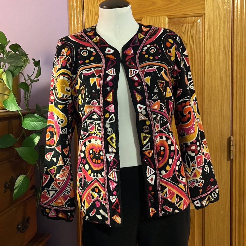 CHICO’S 🖤 Gorgeously embroidered beaded Jacket, thick cotton, hidden clasp
